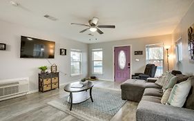 Galveston Cottage About 1 Mi To Beach Pet Friendly!