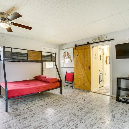Galveston Cottage About 1 Mi To Beach Pet Friendly! Exterior photo