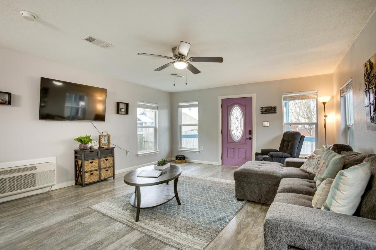 Galveston Cottage About 1 Mi To Beach Pet Friendly! Exterior photo