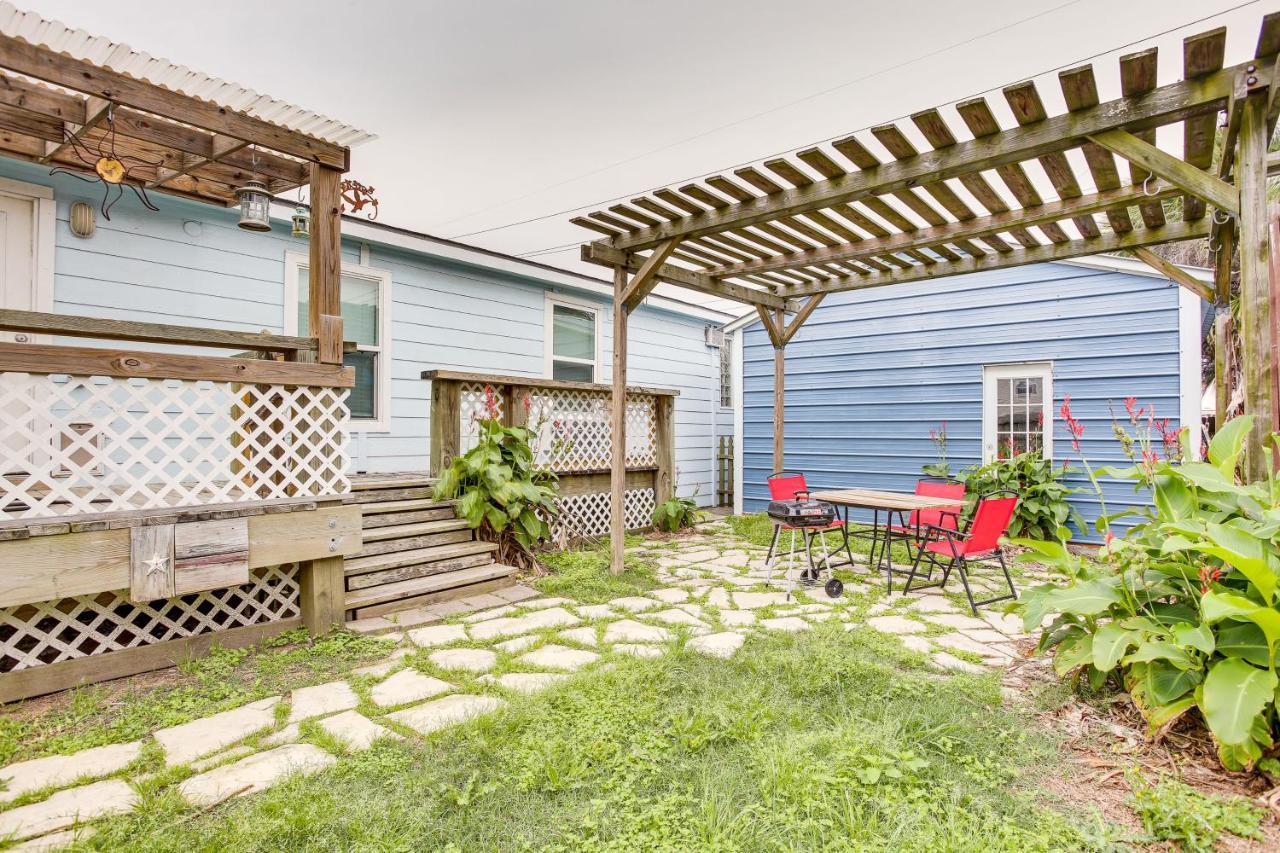 Galveston Cottage About 1 Mi To Beach Pet Friendly! Exterior photo