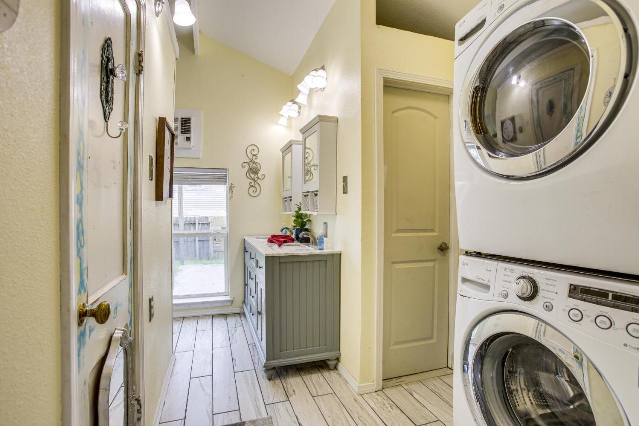 Galveston Cottage About 1 Mi To Beach Pet Friendly! Exterior photo